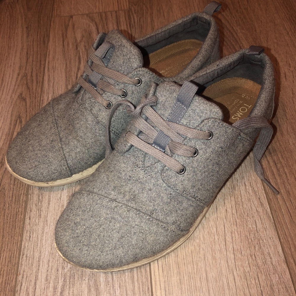 Toms Shoes